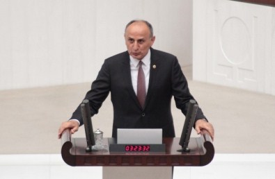 Selahattin Demirtaş Milletvekili Yemini Etti