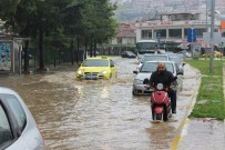 Serdivan'da Yollar Sular Altında Kaldı
