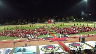 TED Ankara Koleji'nde Mezuniyet Sevinci