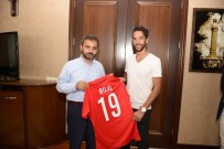BİLAL KISA - Ünlü Futbolcu'dan Başkan Külcü'ye Milli Forma Hediyesi