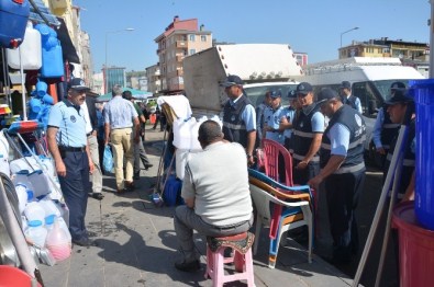 Zabıta Kaldırım İşgali Yapan Esnafı Uyardı