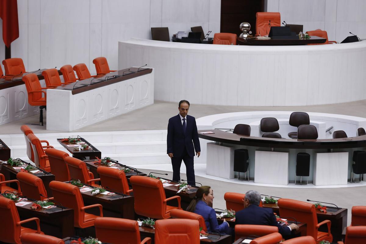 Osman Baydemir partisinin TBMM'deki yerini bulamadı