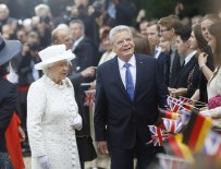 İNGİLTERE KRALİÇESİ - Kraliçe Elizabeth Almanya'da Resmi Törenle Karşılandı