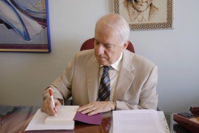 Prof. Dr. Gazi Özdemir'den 'Kur'an Kadını Koruyor' Kitabı Tanıtımı