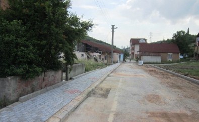 Tüysüzler'de Kaldırım Çalışması Yapılıyor