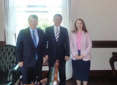 11. Cumhurbaşkanı Abdullah Gül İş Dünyasının Başkanı Nezaket Emine Atasoy'u Kabul Etti