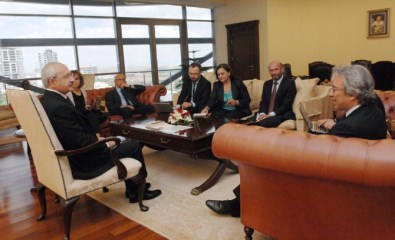 Cumhuriyet Gazetesi Ekibi CHP Genel Merkezinde