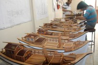 OYUNCAK KUMBARASI - Gemi Maketi Kursuna Yoğun İlgi