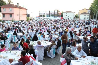 Hendek Kardeşlik Sofralarında Buluşuyor