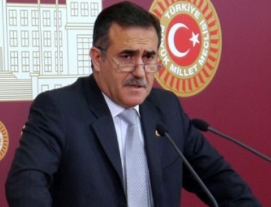 CHP'li İhsan Özkes'in Saray'daki iftar tweeti