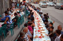 CUMA KÖSE - Kahramanmaraş'ta Kaldırımda İftar