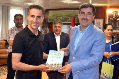 HDP'li Vekiller Belediye Başkanı Feyat Asya'yı Ziyaret Etti