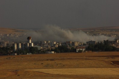 Kobani'de Dumanlar Yükseldi