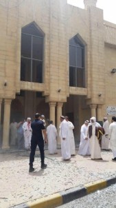 Kuveyt'te Camiye Bombalı Saldırı Açıklaması En Az 5 Ölü