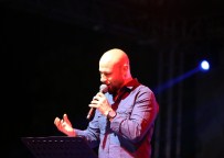 HACIVAT VE KARAGÖZ - Şair Sevenleriyle Bir Araya Geldi