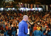 HACIVAT VE KARAGÖZ - Şiir Sevenler Kahraman Tazeoğlu İle Buluştu