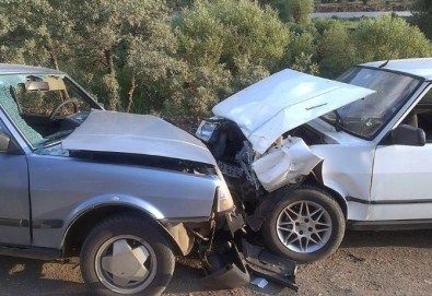 Derebucak'ta Trafik Kazası Açıklaması 4 Yaralı