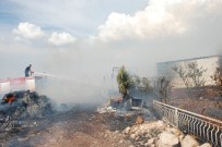Didim'de Yangın Bir Gecekonduyu Ve Damı Kül Etti