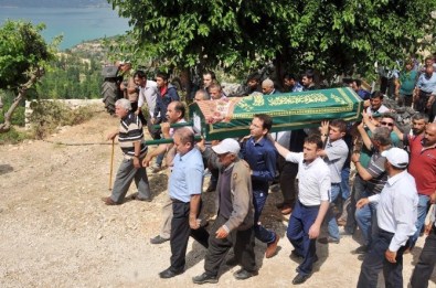 Ermenek'te Öldürülen Beş Kişi Toprağa Verildi