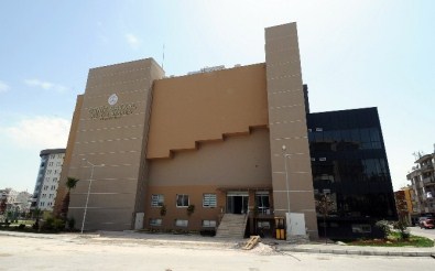 Karşıyaka'da Deniz Baykal Kültür Merkezi Açılıyor