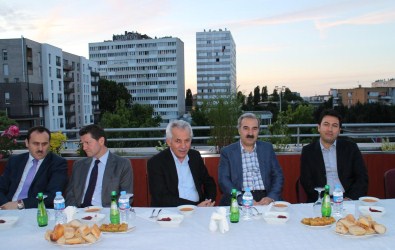 Paris DİTİB'den Vatandaşlara İftar Programı