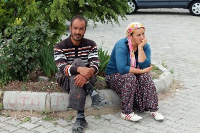 Sabah Kahvaltısında Ev Üzerlerine Çöktü Açıklaması 3 Ölü, 1 Yaralı