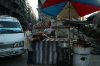 RAMAZAN ALIŞVERİŞİ - Saldırı Altındaki 'Halep'te Ramazan