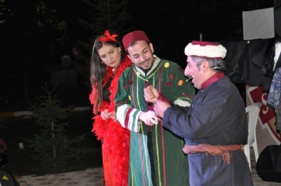 Seksenler Dizisi Oyuncuları Seydişehir'de Sahne Aldı