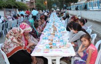 İFTAR ÇADIRI - Taşova Belediye Başkanı Öztürk Mahalleli İle İftar Yaptı