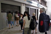 Yunanistan'da yarın bankalar açılmayacak
