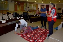 MANKENLER - Belediye Personeline İlk Yardım Eğitimi