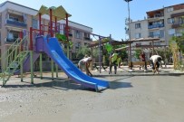 Çiğli'de Kazalara Karşı Parklara Kauçuk Döşeniyor