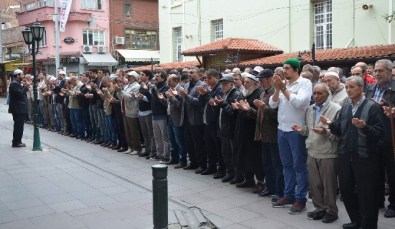 Doğu Türkistan'da Ölenler İçin Eskişehir'de Gıyabi Cenaze Namazı Kılındı