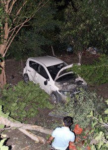 İzmir'de Otomobil Bahçeye Devrildi Açıklaması 2 Yaralı