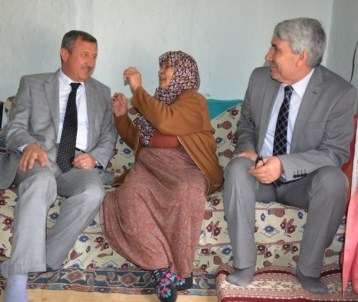 86 Yaşındaki Münevver Zeybek'in 'Vali' Sevinci