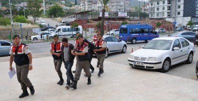 Antalya'da Motosikletli Kapkaççılar Kıskıvrak Yakalandı