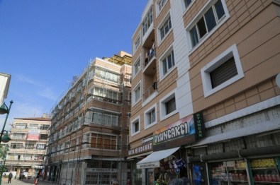 Cumhuriyet Mahallesi'nde Görsel Kirliliğe Son