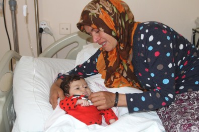 Eşinin 'Son Emaneti' İçin 3 Aydır Hastanede Yaşıyor