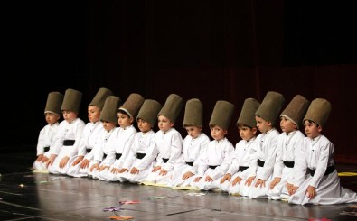 Minik Öğrenciler Mezuniyet Heyecanı Yaşadı