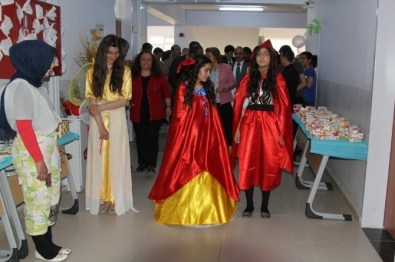 Öğrencilerden 'Teknoloji Ve Tasarım' Sergisi