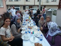 SOKAK İFTARI - 50 Yıllık Komşular İftarda Buluştu