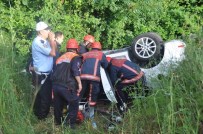 ZINCIRLIKUYU - Beşiktaş'ta Otomobil Şarampole Yuvarlandı Açıklaması 1 Ölü, 2 Yaralı