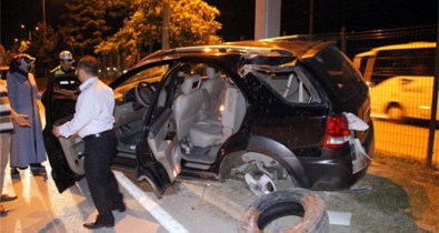 Kontrolden Çıkan Araç Takla Attı Açıklaması 5 Yaralı