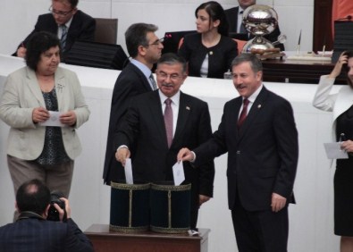 Meclis Başkanlığı Seçiminde İlk Tur Tamamlandı