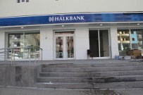 BANKA ŞUBESİ - Şemdinli'ye İkinci Banka Şubesi Açılıyor