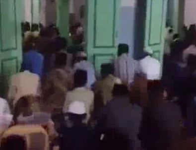 Teravih Namazını 7 dakika'da kıldıran jet imam