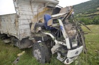 Balıkesir'de Kamyon Uçuruma Yuvarlandı Açıklaması 5 Yaralı