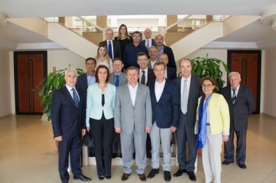 CHP Milletvekili Adaylarından Penguene Ziyaret