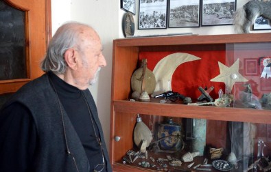 Dinlediği Anılardan Etkilenip Evini 'Müzeye' Dönüştürdü