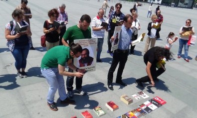 Gökçe Fırat İçin Adliye Önünde Kitap Okuma Eylemi